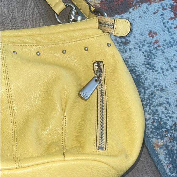 B Makouski woman's Yellow medium Leather Shoulder Bag - Picture 3 of 10